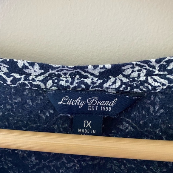 Women’s Lucky Brand Plus Size Navy Blue Paisley Print Scoop Neck Tee Size 1X - Picture 3 of 5